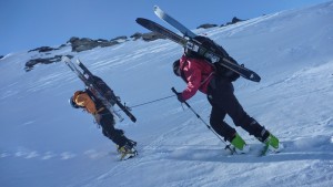 ski-alpinisme avec un guide autour de Grenoble, Chamrousse, les 7 Laux, Allevard, l'Alpe d'Huez, Les deux Alpes, La Bérarde, La Grave, la Chartreuse, la Maurienne, les Aravis.