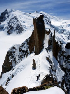 arête des cosmiques en hiver, alpinisme facile en hiver avec un guide, massif du Mont Blanc