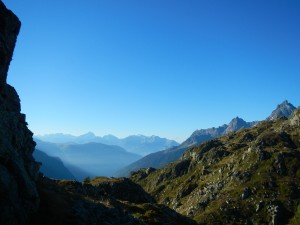 Le Pas de La Coche dans le massif de Belledonne est le point de départ d'une belle course d'alpinisme facile