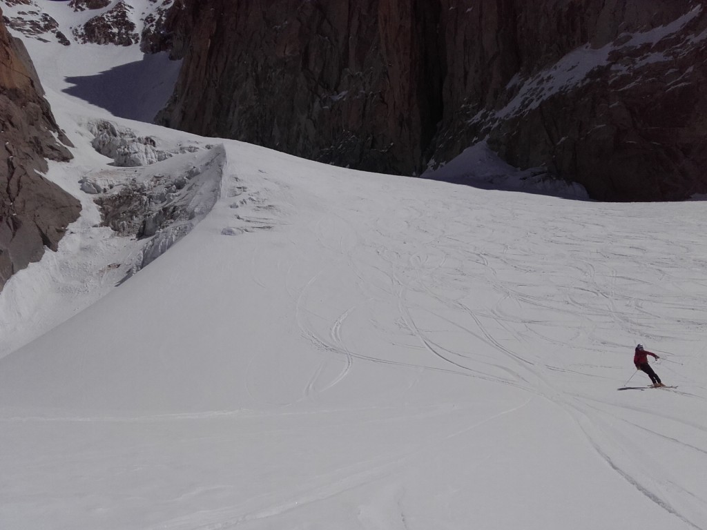 ski sur le bas du glacier du milieu