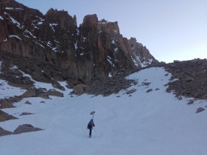 ski sur le sac au dessus du refuge d'argentière en direction du col du Tour Noir